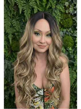 Aspen in Desert Sand | 26" Ombre Wavy Lace Front Wig